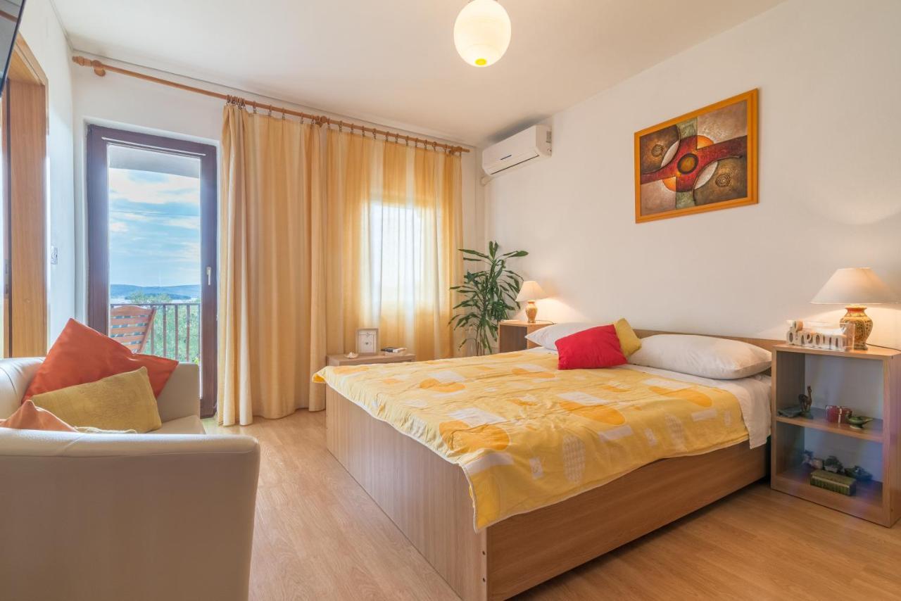 Apartments Bepina Biograd Na Moru Exteriör bild
